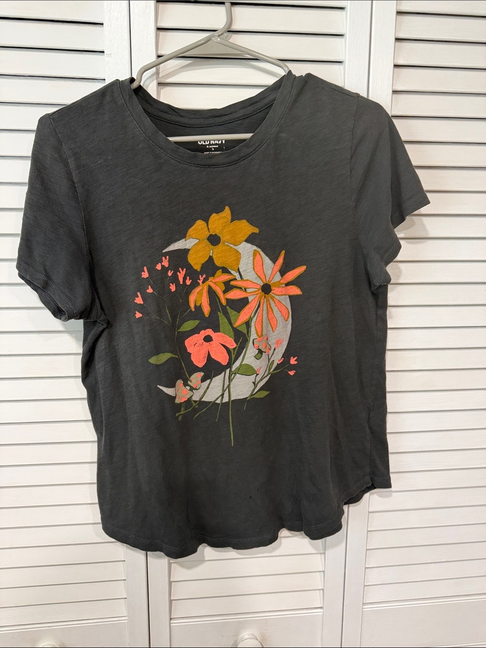 Old Navy Charcoal Short-Sleeve Tee with Floral Moon Graphic